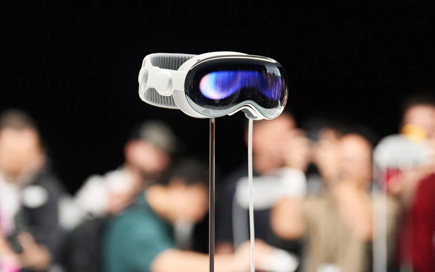 Article image for Apple's Vision Pro Price Jumps $200 as AI Data Centers Drain RAM and Storage Supply