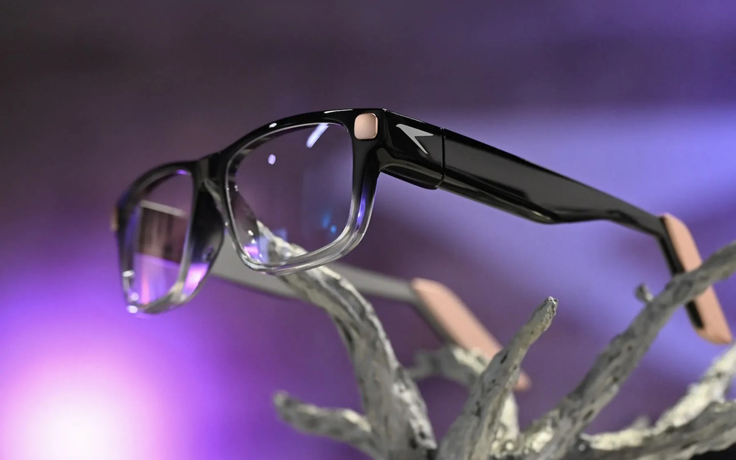 Article image for Raven Prism Smart Glasses Announced with Unique Hot-swappable Battery