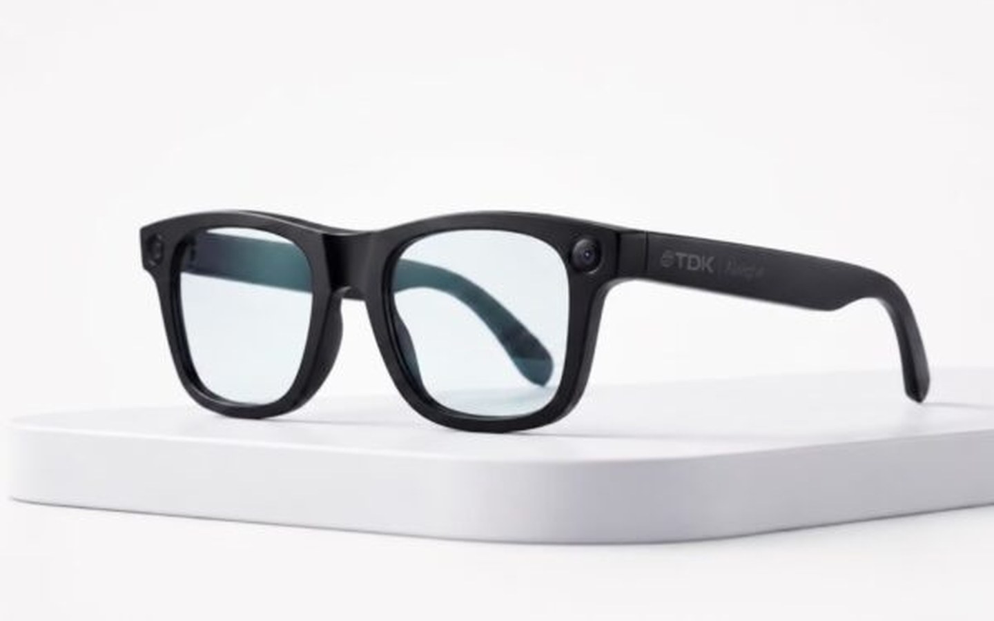 Article image for TDK Buys OQmented Assets to Strengthen AR Display Business