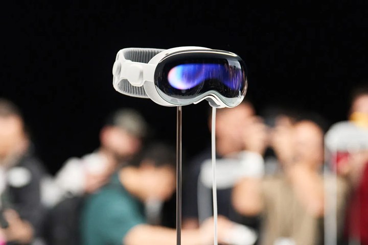 Article image for Apple's Vision Pro Price Jumps $200 as AI Data Centers Drain RAM and Storage Supply