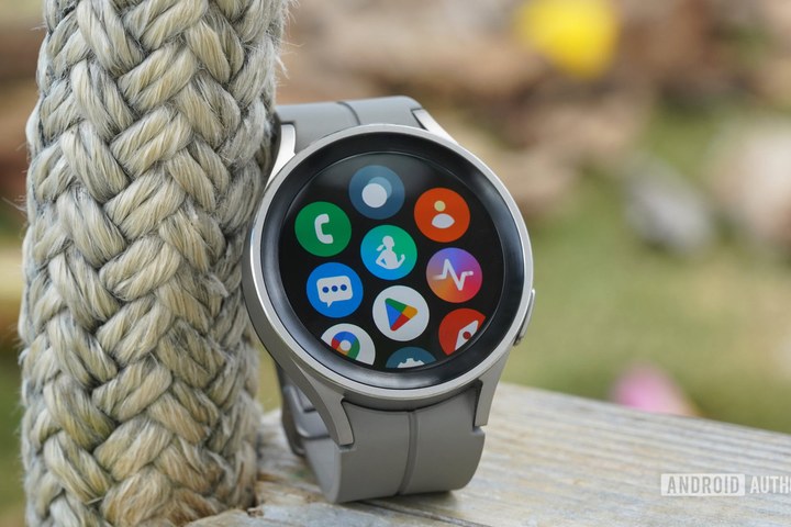Article image for Google’s Wear OS Contacts Swaps Tiny Text for Big Photos—and That’s a Win for Portable AI