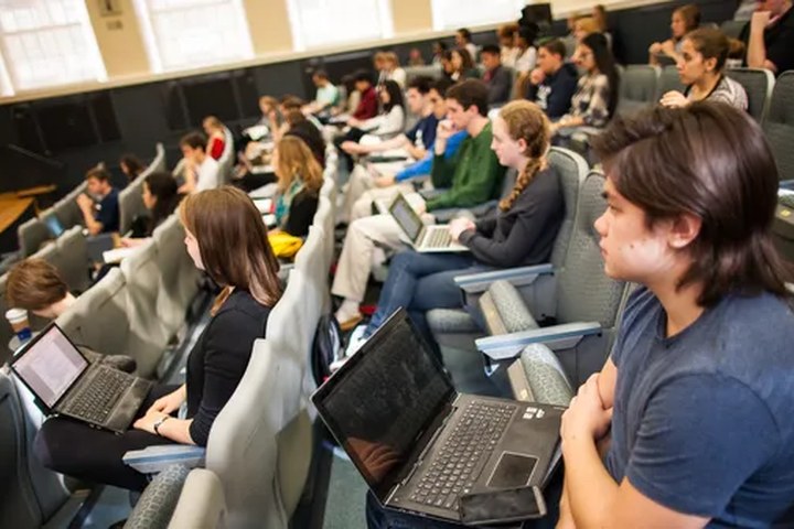 Article image for How U.S. Universities Are Preparing Students for an AI-Powered Future with Google Tools