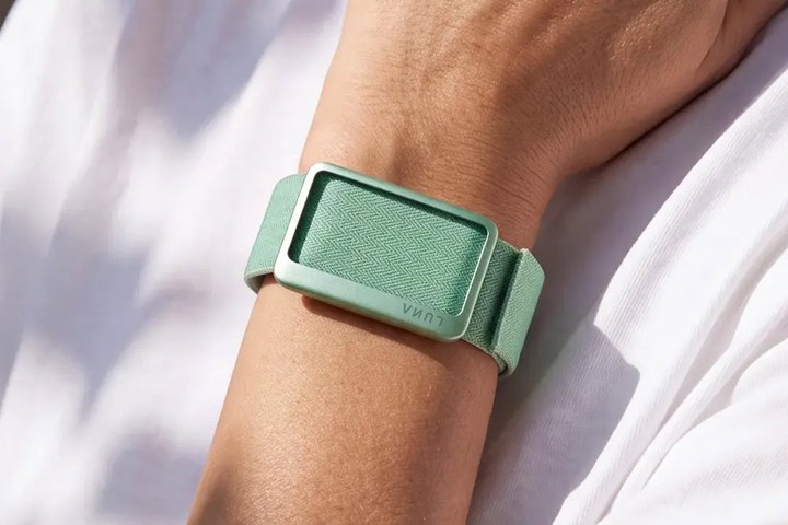 Article image for Luna Band takes on Fitbit Air as global shipping finally begins
