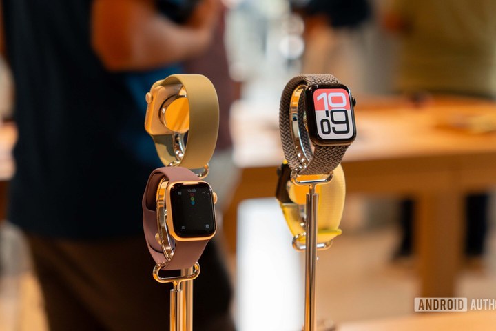 Article image for The 44mm Apple Watch SE 3 just crashed to an all-time low of $199.99